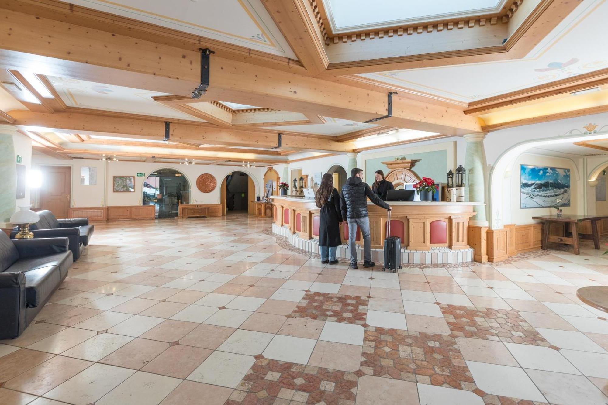 Hotel Intermonti Ливиньо Экстерьер фото