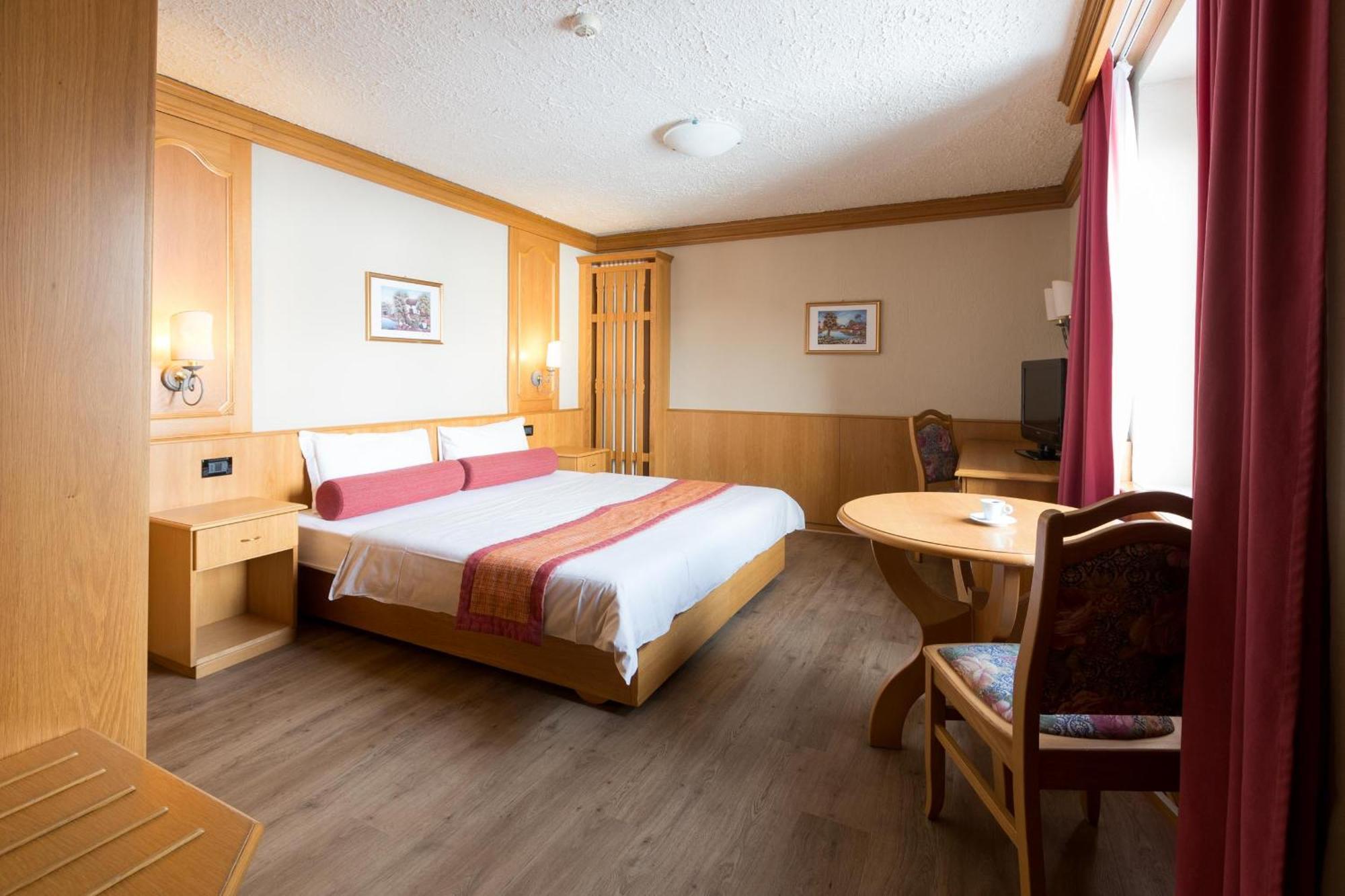 Hotel Intermonti Ливиньо Экстерьер фото